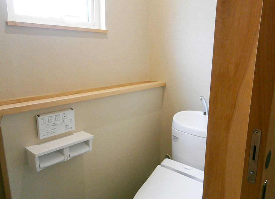 岡田建具の第1工場のトイレが新しくなりました